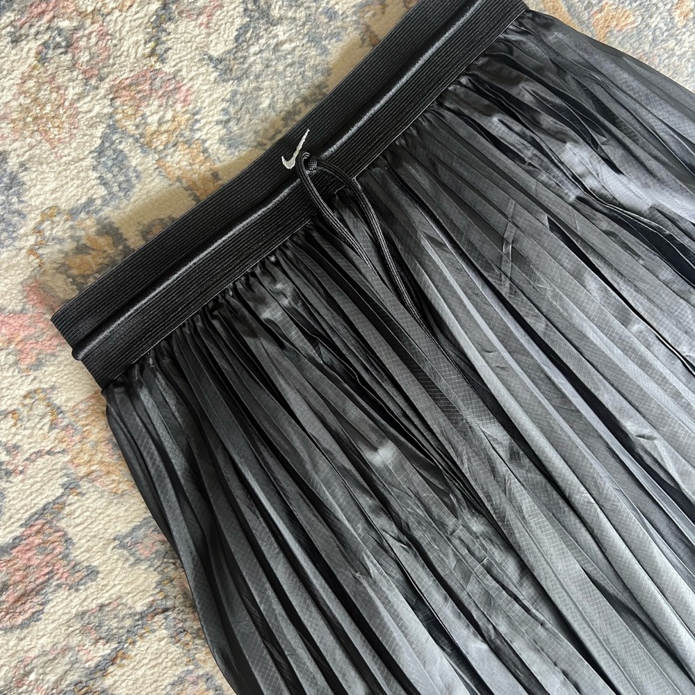Nike midi pleats skirt